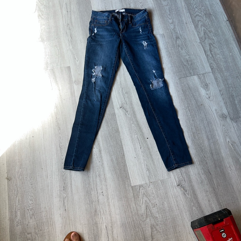 Bullhead Women's Dark Blue Distressed Skinny Jeans. CAJA. # 7